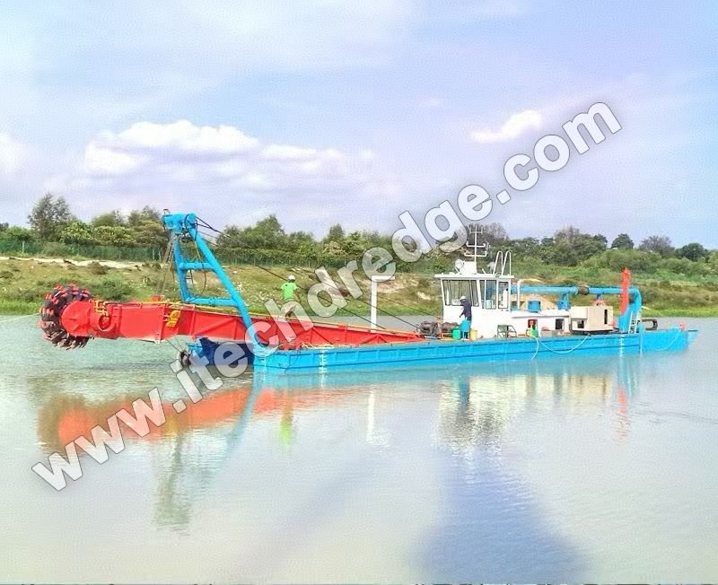 Dredging Equipment Adapting to Site Conditions